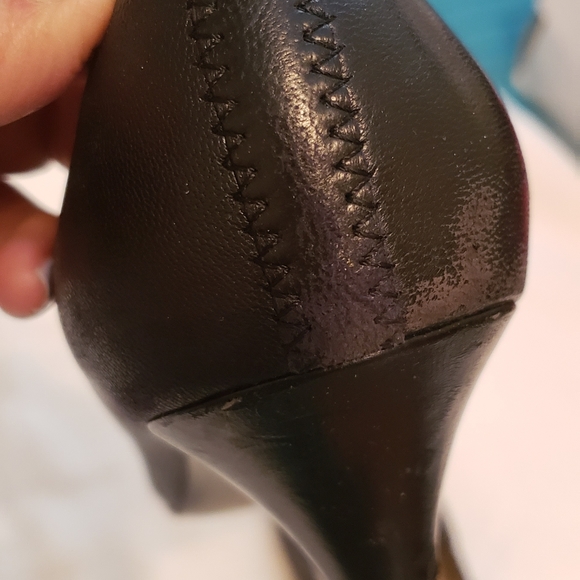 Tahari black pumps - Picture 5 of 6